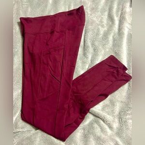 Tommy John Go Anywhere Women’s Burgundy leggings, with side pockets, Size SM